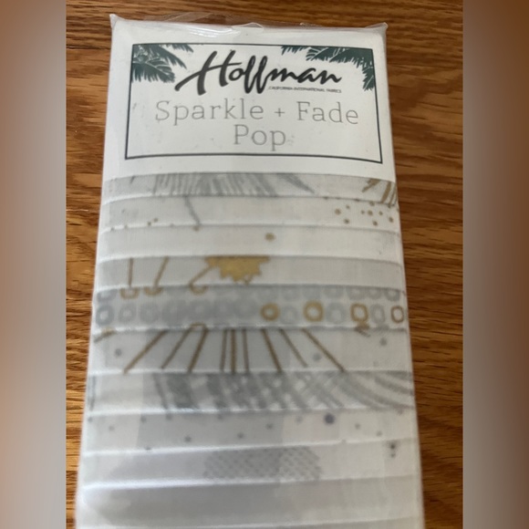 Fabric Jelly Roll 2.5 inch strips Quilting Hoffman Sparkle + Fade Pop - Picture 4 of 6